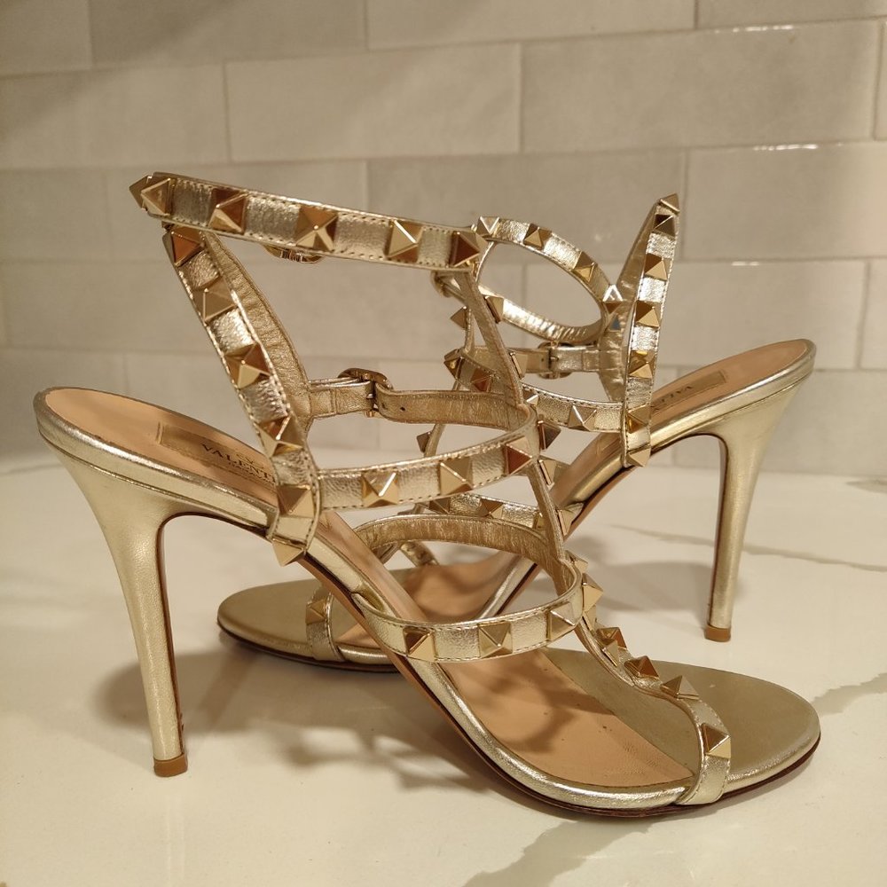 Valentino Rockstud Sandals Gold sz 37 US 7